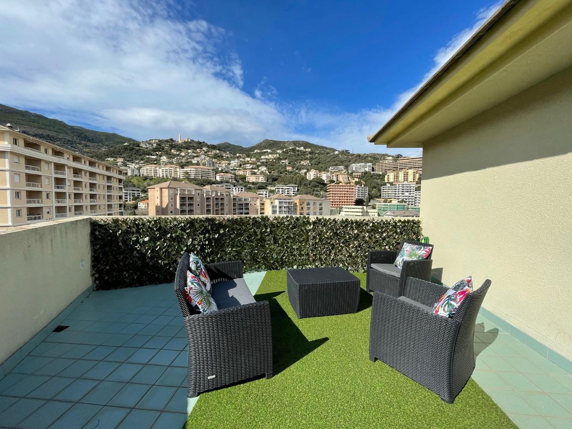 Grand T2 Proche Centre Ville, Vue Mer Et Montagne Бастия Экстерьер фото